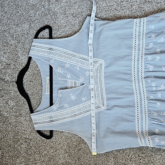 Sleeveless blouse - Picture 5 of 6